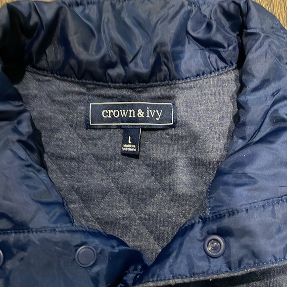 Crown and ivy quilted pull over - Picture 2 of 4